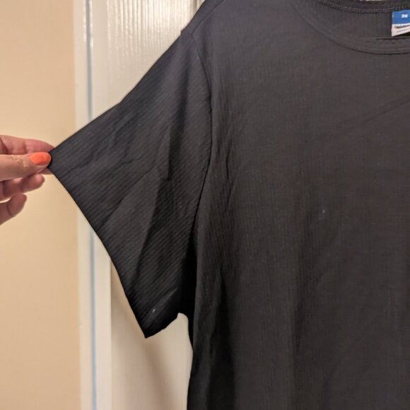 Old Navy Cream and Black Boxy T-Shirts Relaxed Fit - Picture 9 of 10